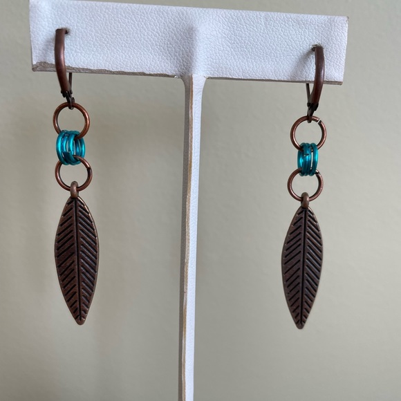 HAND CRAFTED Earrings Antiqued Copper Turquoise Metallic Rings Leaves - Picture 6 of 12